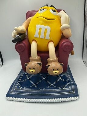 1999 Vintage M&M Yellow Character Candy Dispenser Armchair With Bear Slippers